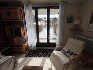 TV - Studio near Corrençon village with shuttle access (Corrençon-en-Vercors)