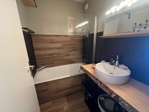 Bathroom - Studio near Corrençon village with shuttle access (Corrençon-en-Vercors)