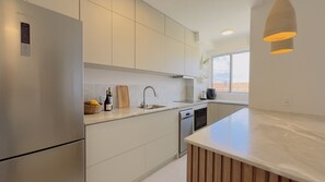 Comfort Apartment | Private kitchen - Solarium Beach Club - Apartamento T1.304 (Itapoá)