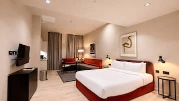 Executive Studio | In-room safe, laptop workspace, soundproofing, iron/ironing board