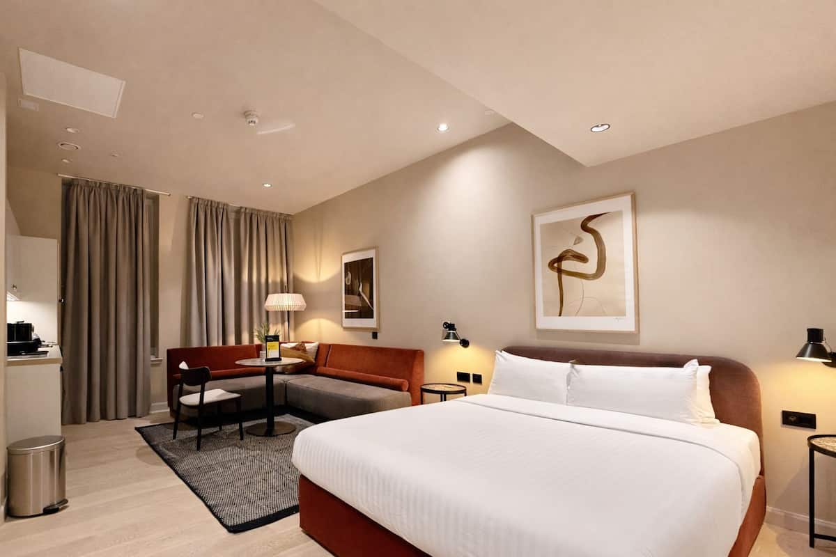 Laptop workspace, free WiFi