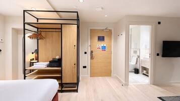 Executive Studio | Bathroom | Shower, hair dryer, towels, soap