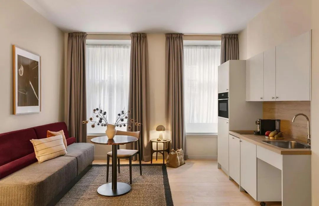 Signature Studio Suite | Interior