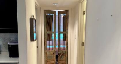 2-Bedroom Condo Near Piedmont Park + Midtown