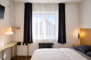 Classic Double Room | Desk, laptop workspace, free WiFi