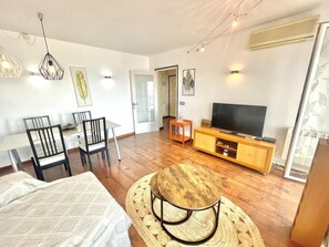 Interior - Apartment in Roses with terrace, 2 bedrooms, air conditioning, near the beach (Roses)
