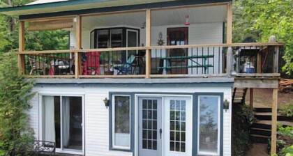 Family cozy cottage. A gem in the nature in the heart of the Outaouais region.