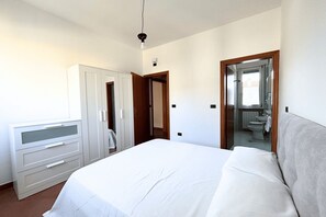 3 camere