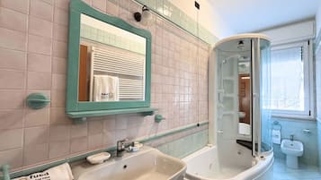 Shower, bidet, towels