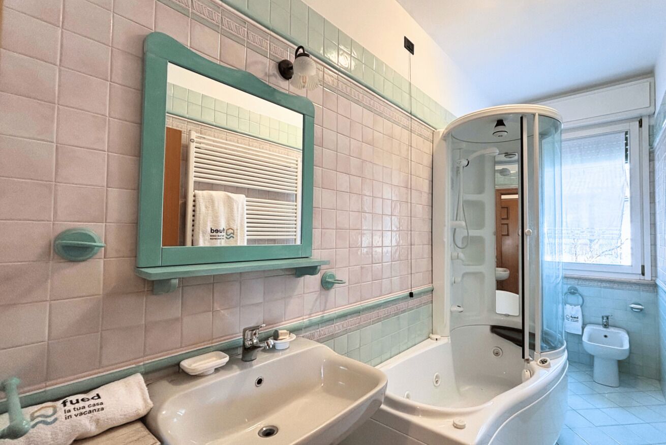 Bruser, bidet, håndklæder