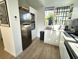 Fridge, microwave, oven, stovetop - Charming villa 50 m from the Bay - 8 guests (Lège-Cap-Ferret)