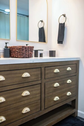 Unclassified image, 3 of 55, button - Gorgeous 3 bed 3 bath home with 2 car garage (Wichita)