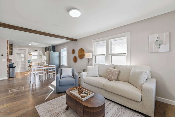 Televisión y oficina 