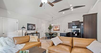 Beautiful 3 bed 2 bath property with 2 car garage