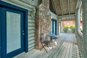 Outdoor dining - Resort Setting*Close to Pigeon Forge*Romantic (PIGEON FORGE)