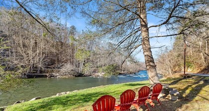 Adorable Waterfront Getaway