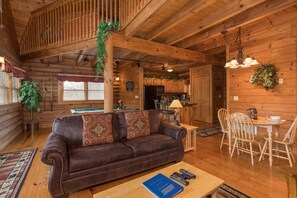 TV, fireplace, DVD player - Romantic 1-Bedroom Cabin with Jacuzzi (PIGEON FORGE)