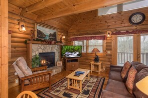TV, fireplace, DVD player - Romantic 1-Bedroom Cabin with Jacuzzi (PIGEON FORGE)