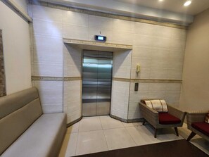 Unclassified image, 5 of 56, button