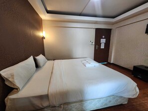 Luxury Studio Suite, City View