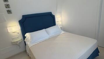 Chambre Double Classique, vue ville | Coffres-forts dans les chambres, rideaux occultants