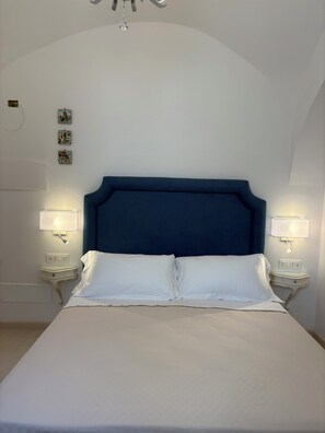 Classic Double Room, City View | In-room safe, blackout curtains, soundproofing, free WiFi