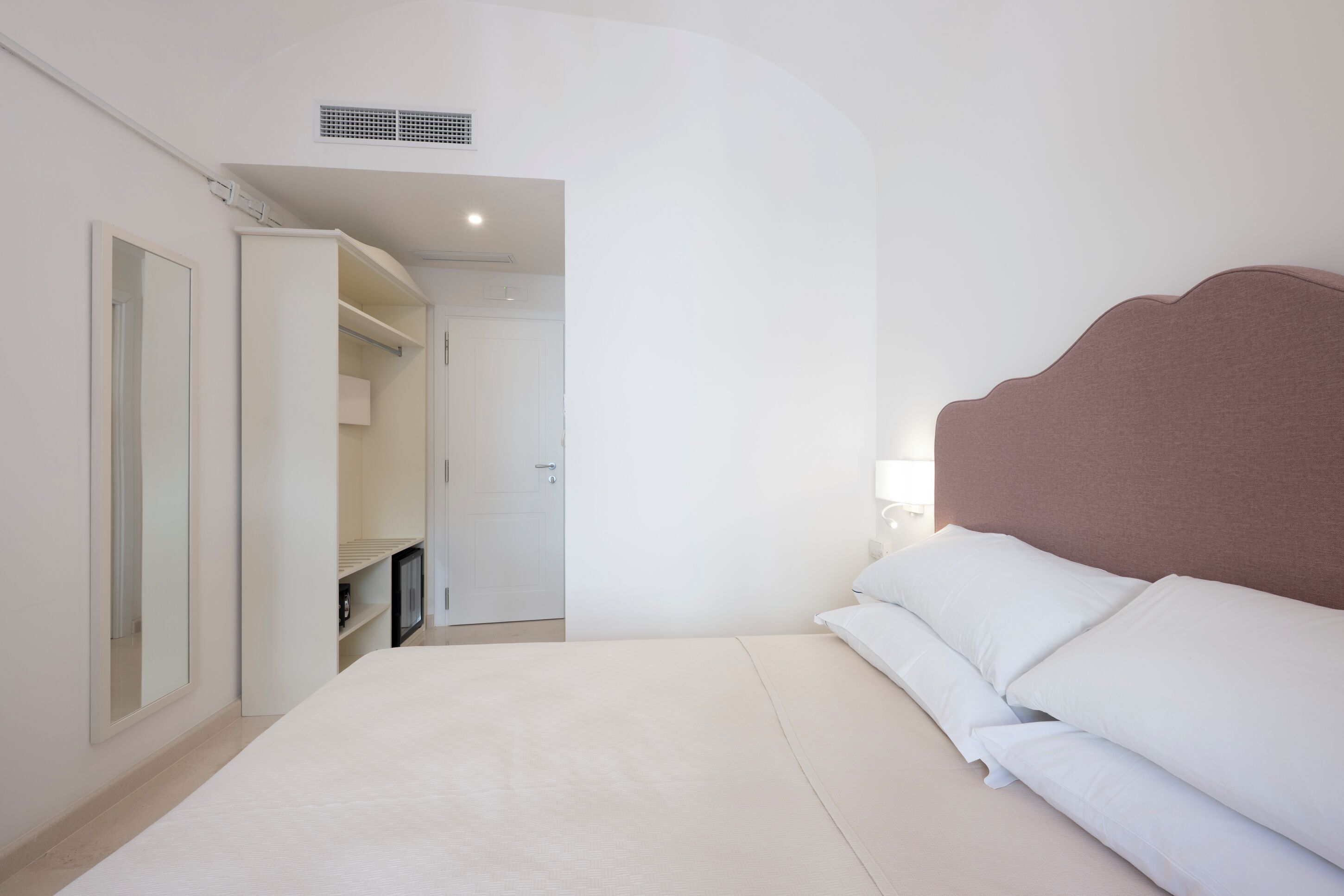 ห้องคลาสสิกดับเบิล, ระเบียง, วิวเมือง | ตู้นิรภัยในห้องพัก, ผ้าม่านกันแสง, ห้องเก็บเสียง, Wi-Fi ฟรี