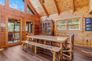 Dining - Dog Friendly with GREAT Views (GATLINBURG)