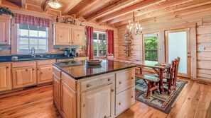 Fridge, microwave, oven, stovetop - Riding The Feathers Of Heaven (GATLINBURG)