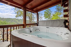 Outdoor spa tub - Views From On The Mountain Top (GATLINBURG)