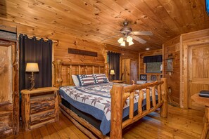 3 bedrooms, iron/ironing board, free WiFi, bed sheets - 2 Lovin's Bears-A Romantic, Pet-Friendly Cabin (GATLINBURG)