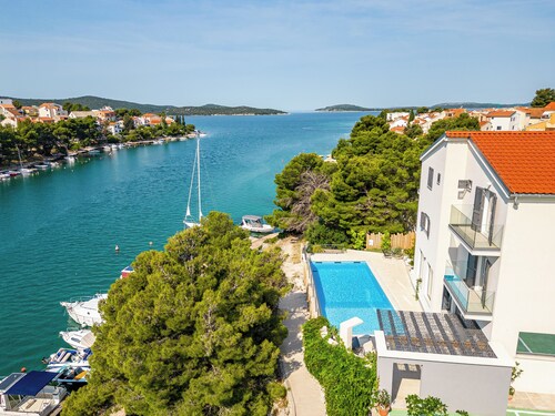Spacious Seafront Villa with Pool, Tennis, Gym & Mooring