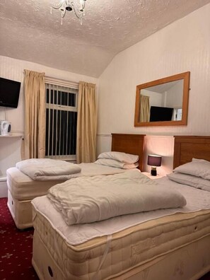 Double or Twin Room - NO 34 (Blackpool)