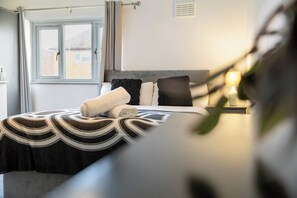 4 chambres, fer et planche à repasser, Wi-Fi gratuit, draps fournis