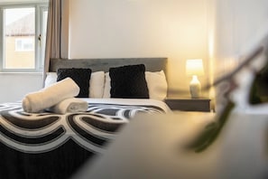 4 chambres, fer et planche à repasser, Wi-Fi gratuit, draps fournis