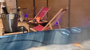 Bañera de hidromasaje exterior