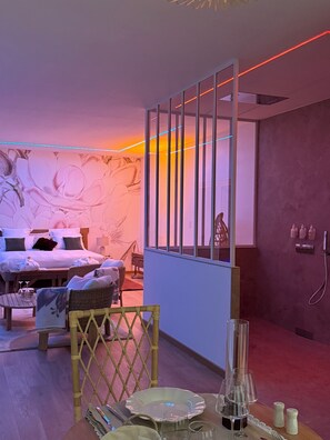 Unclassified image, 3 of 24, button - Le nid des 3 platanes - Private spa and sauna on the terrace (Vimory)