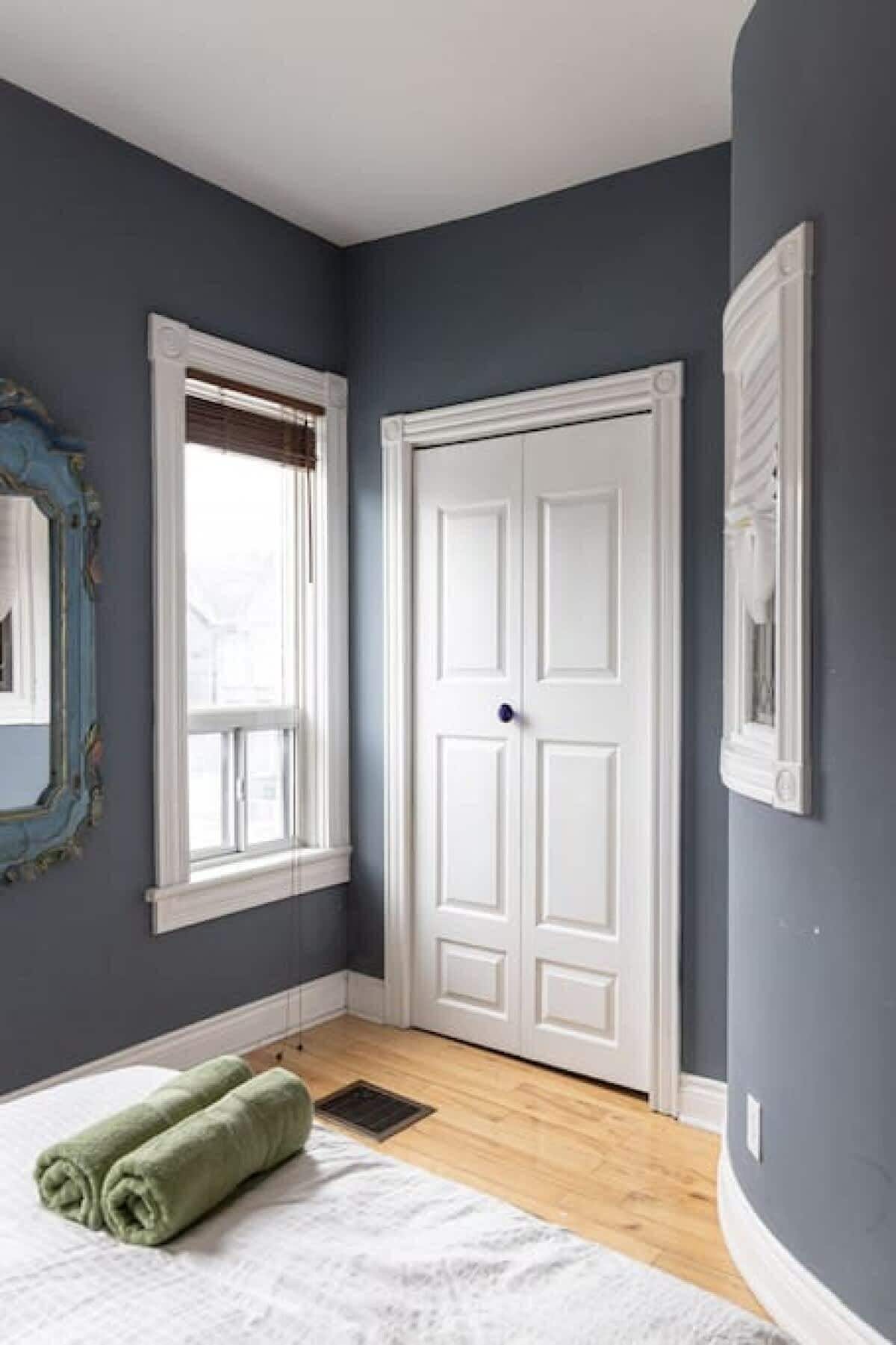 2nd floor: Bedroom 1 (Queen)