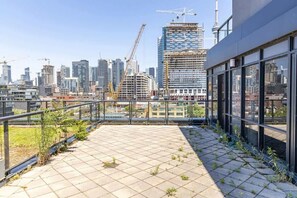 Private balcony with great CNT Tower and city view - CN Tower View w/ Huge Balcony at Central location (Toronto)