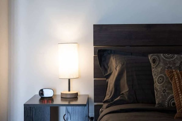 Such a cute night stand!