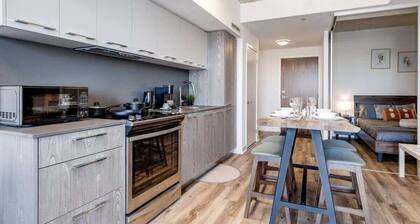 South Riverdale Suite with High-speed WiFi
