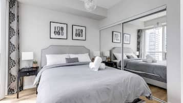 Bedroom with Queen size bed