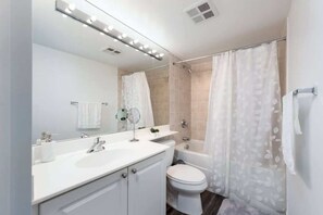 Unclassified image, 5 of 28, button - Chic 1BR Condo: Lake/City Views + Free Parking! (Toronto)