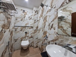 Deluxe-Zimmer | Badezimmer