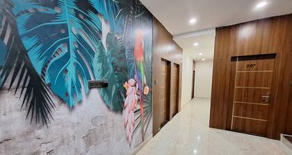 Hotel Gravity by De Tulip