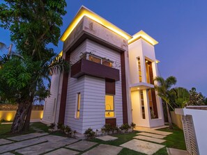 Luxury Villa, Ocean View | Living area | 50-inch LCD TV with satellite channels, Netflix, streaming services - Kite Beach Villa 2 (Cabarete)