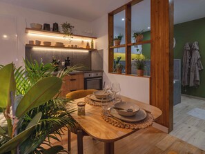 Luokittelematon kuva, 5 kautta 70, painike