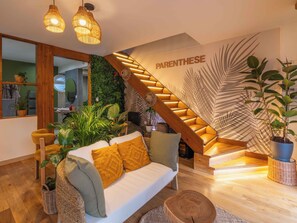 Luokittelematon kuva, 3 kautta 70, painike