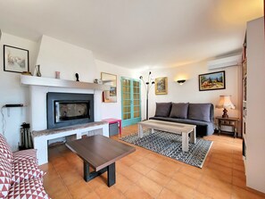 Fernseher, Kamin