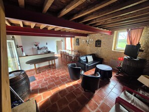 TV - Spacious 150 m2 house in Asnières-en-Bessin (Asnières-en-Bessin)